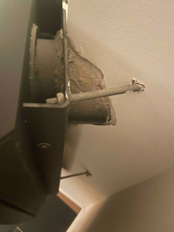 Afmontering og bortskaffelse/salg af brændeovn