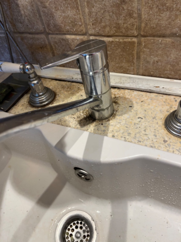 Køkken vandhane er utæt