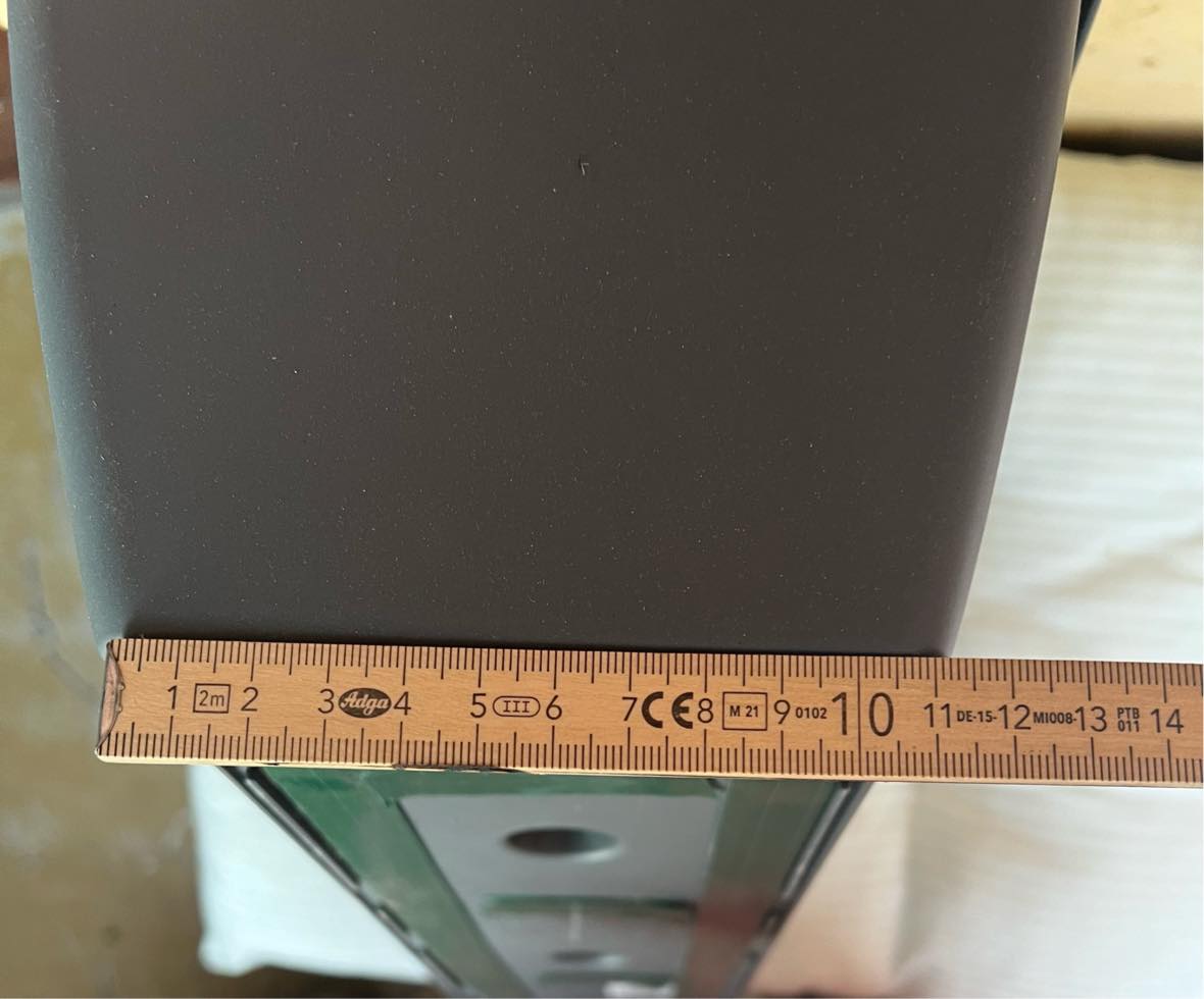 Finde og montere beslag til altankasse