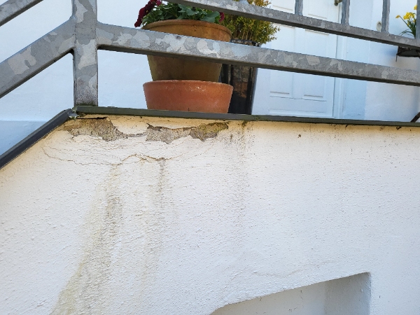 Repareret en udendørs trappe for frostskader