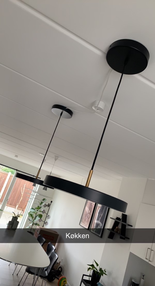 Opsætning af lamper , 7 stk væg/loft og 1 pendle i køkken og en i stue