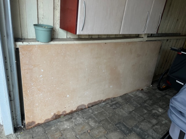 Vi har en større mængde forskelligt affalds som skal på genbrugspladsen