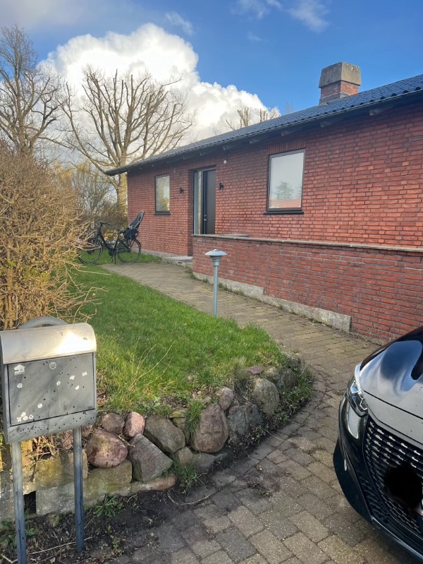 Maling af udhæng på hus