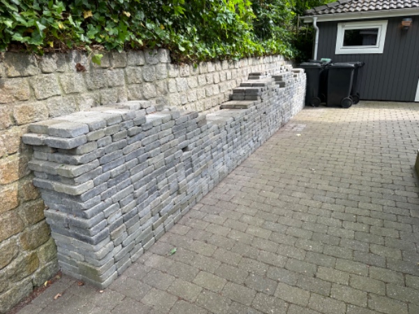 Afhentning af overskudsfliser ca. 1500-1750 stk (dimensioner: 13x20x5 cm)