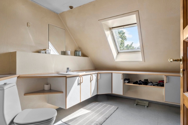Maling af 205 kvm tomt hus (loft+vægge)