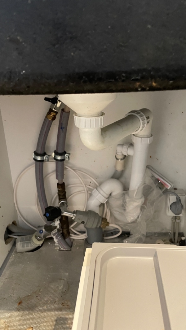 Installere vandhane med kogende vand