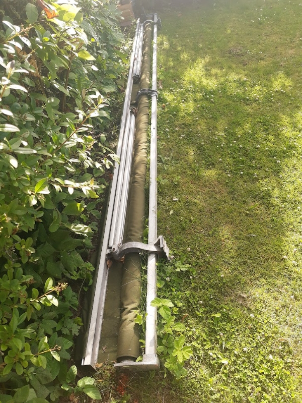 afhentning af gammel markise til storskrald