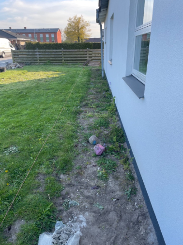 Fjernet jord og kørt væk og have fjernet en god