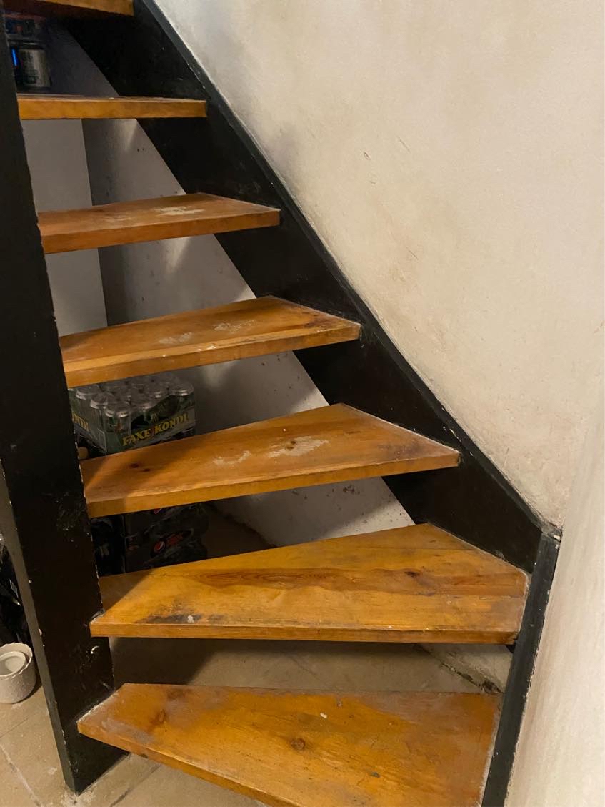 Trappetrin lukkes af