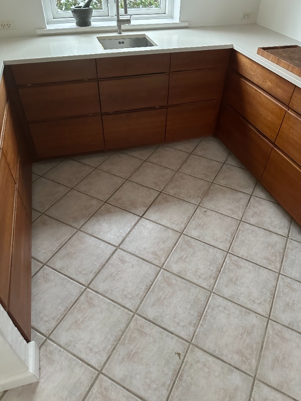 Køkkenrenovering + lakering af Montana reoler