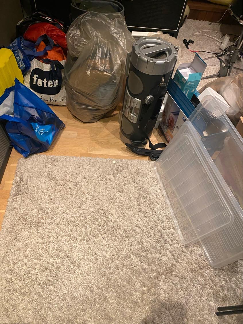 Afhentning af ting til losse plads