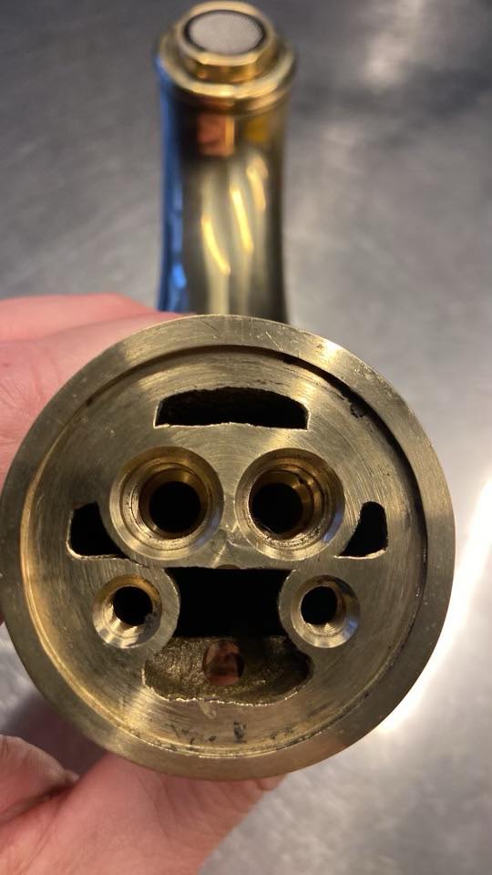 Udskiftning af blandingsbatteri