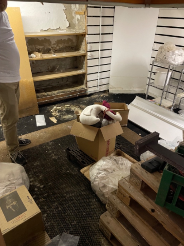 Ryd et kælderrum under butik