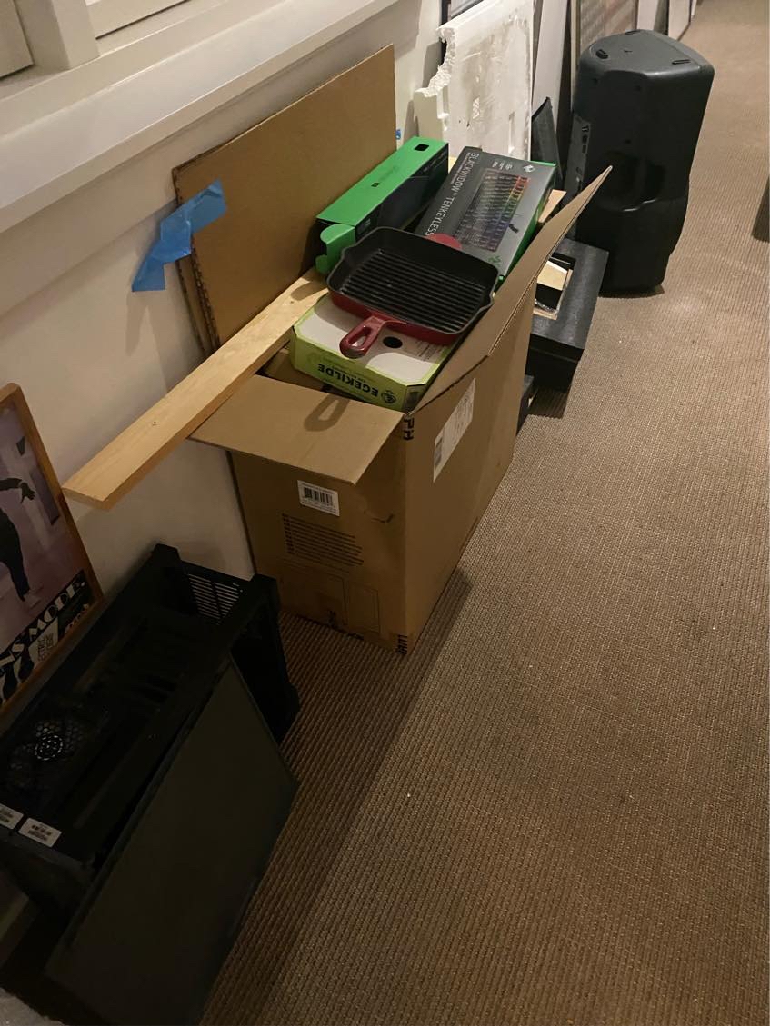 Afhentning af ting til losse plads