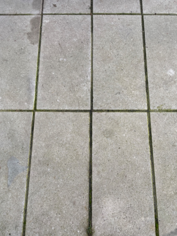 Fliselægning for- og bagterrasse