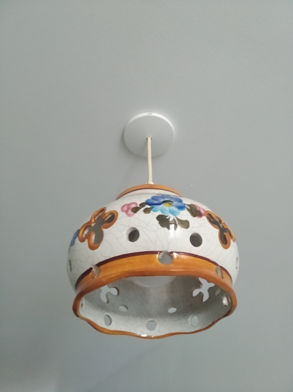 2 lamper skal frakobles og tages ned