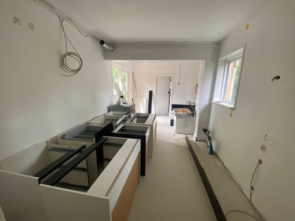 Sætte/bygge køkken op