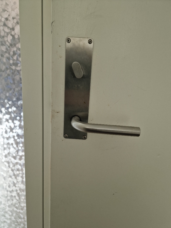 Skift af lås og håndtag