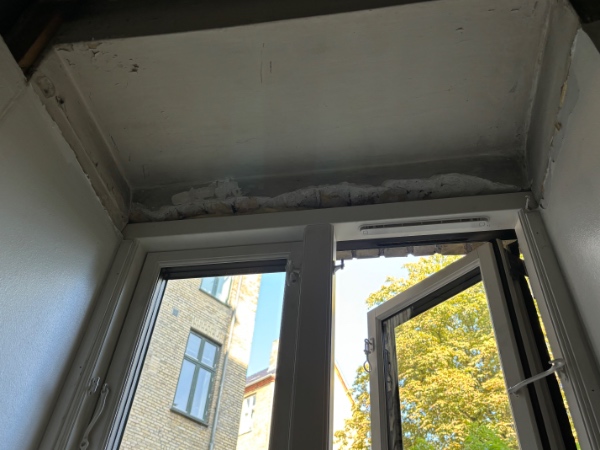 Oppudsning ved vindue