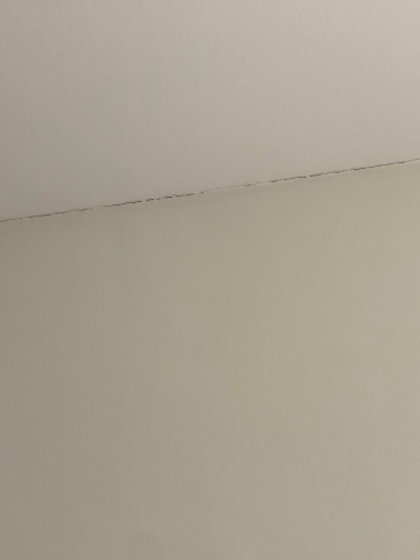 Pænt fugearbejde søges ml. loft/væg og væg/væg i 4 værelser