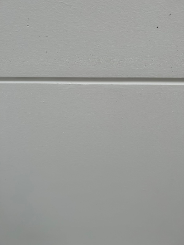 3 Lampeophæng som kræver et hammerbor. Samt ophæng af billeder.