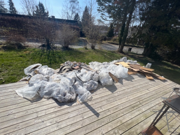 Jeg har omkring 10m2 byggeaffald der skal bortskaffes/afhentes. Mursten, gasbeton, puds, lidt isoler