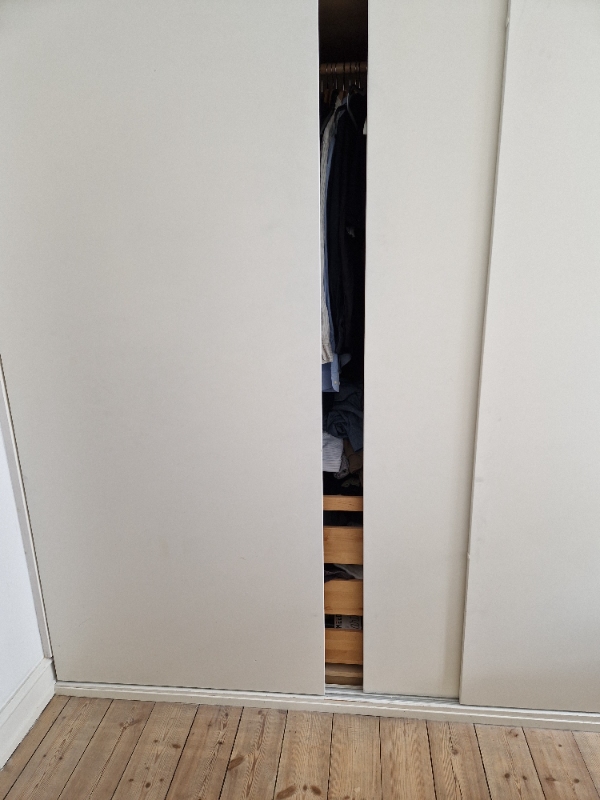 Udskiftning af skinner og hjul i skydedør