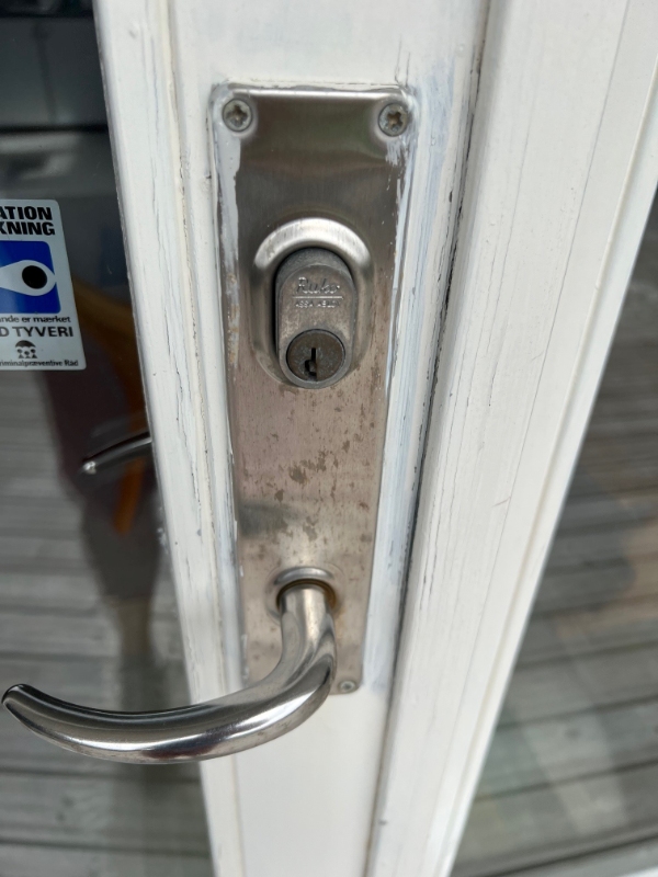 udskiftning af 2 stk låsecylinder