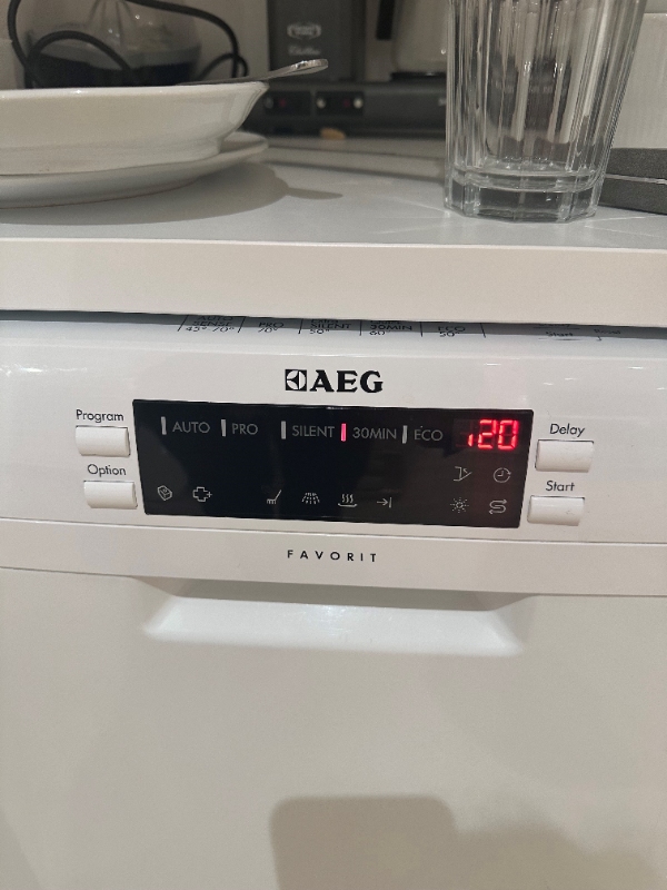 Reparation af AEG opvaskemaskine