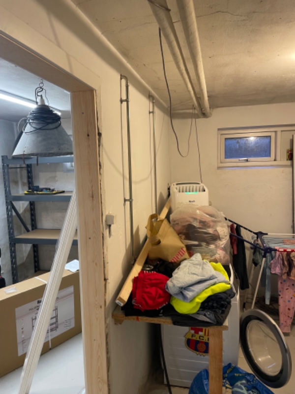 Ny ekstra elgruppe ved siden af eksisterende samt 6 dobbeltkontakter i kælder.