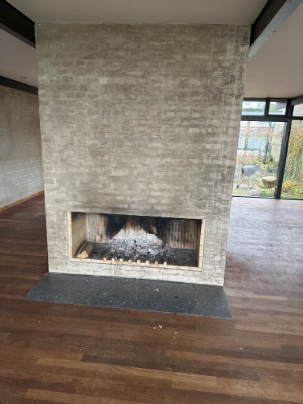 Rengøring efter fest. Huset er helt tomt så der skal blot vaskes gulv, støvsuges, tages overflader etc. Huset er helt tomt så man skal selv have udstyr med. Lokalet er ca 100 m2, og helt tomt Som nævnt