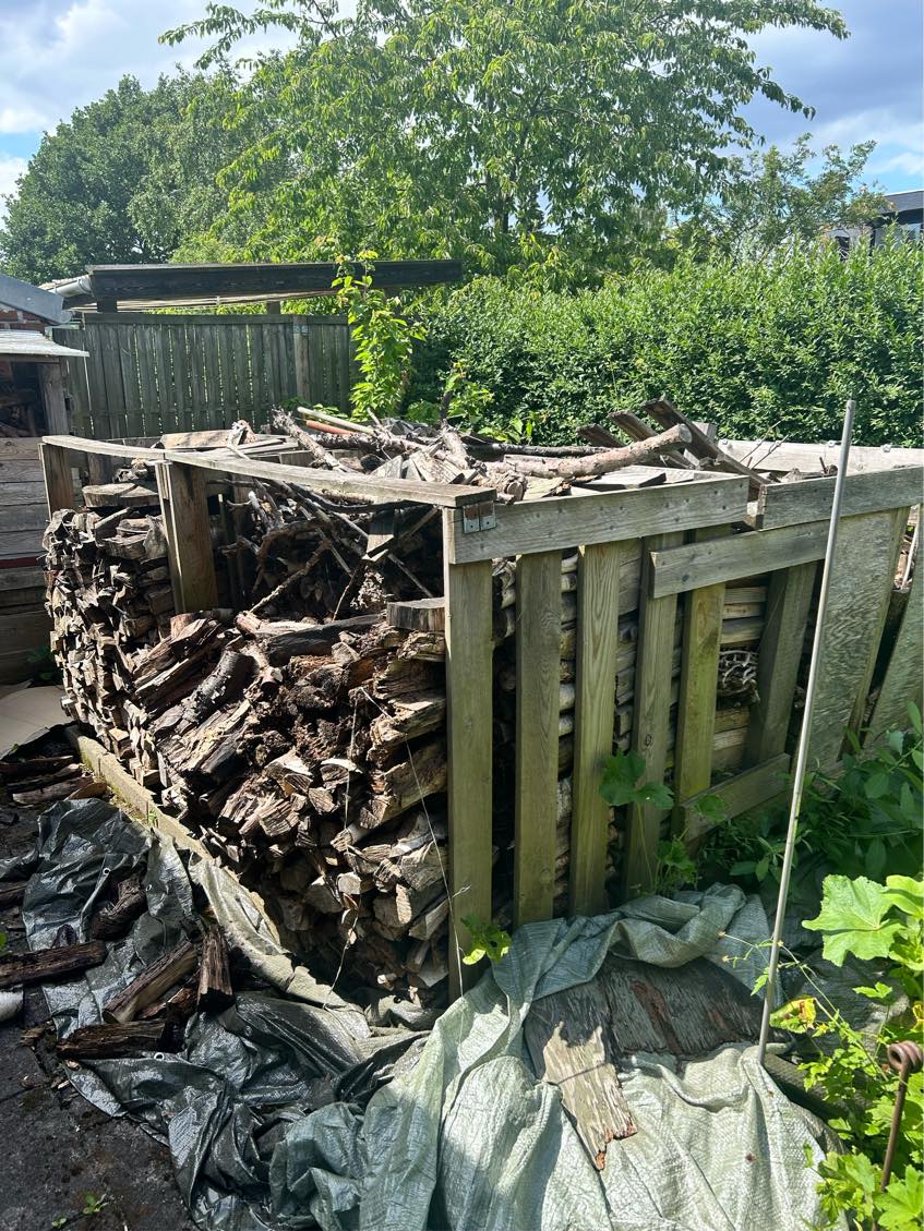 Fjerne gammelt brændestabel