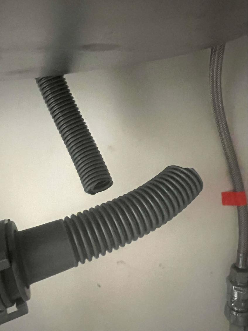 VVS. Hjælp til udskiftning af rør under køkkenvask