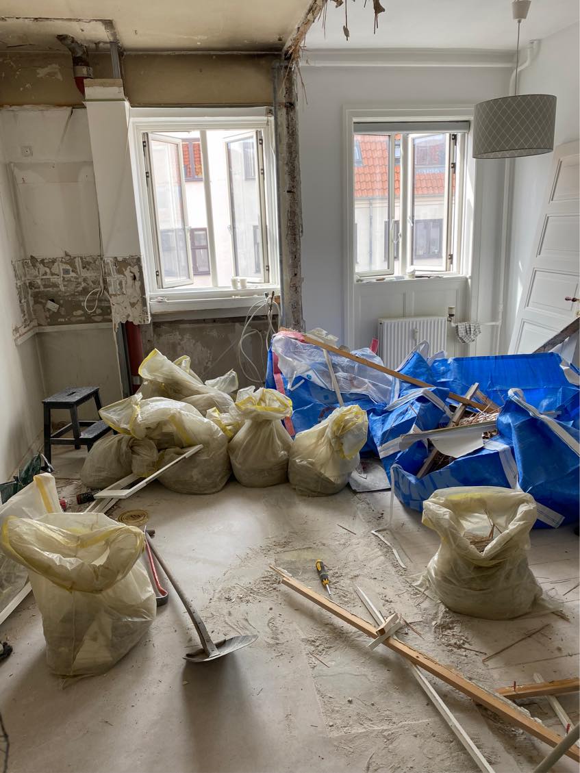 Affald til genbrugsstation