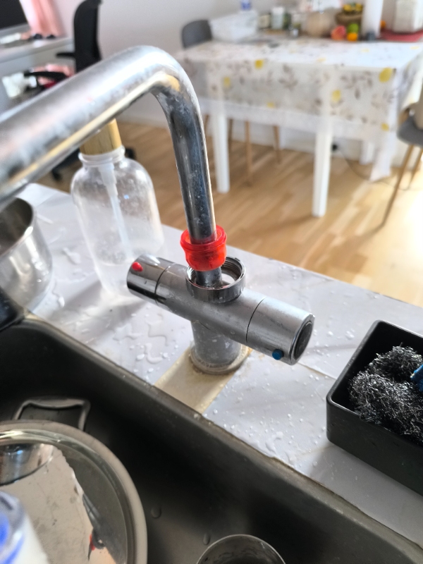 Reparation af køkkenhane, toilet, emhætte