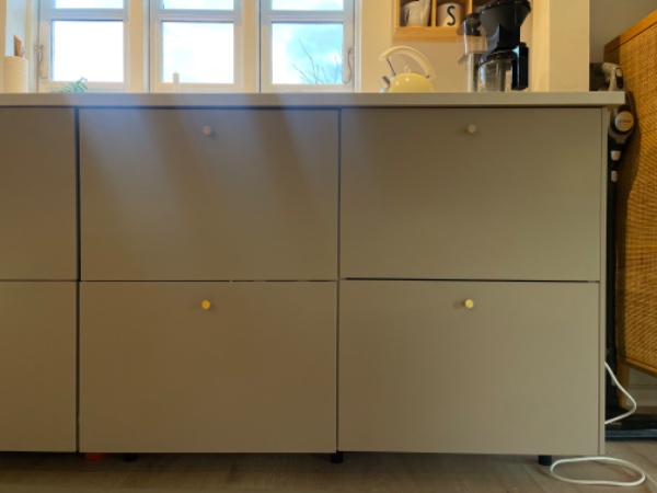 Justering af køkkenlåger