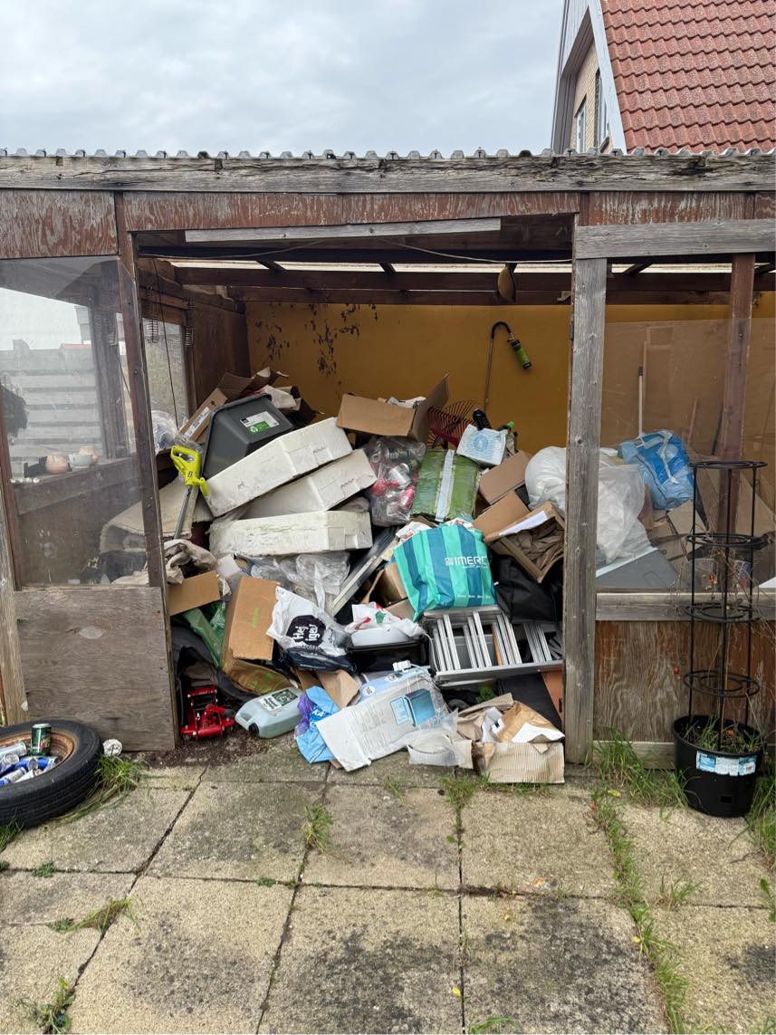 Rydning af skur + losseplads