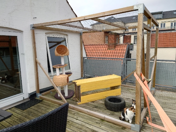 Nedtagning af kattevoliere