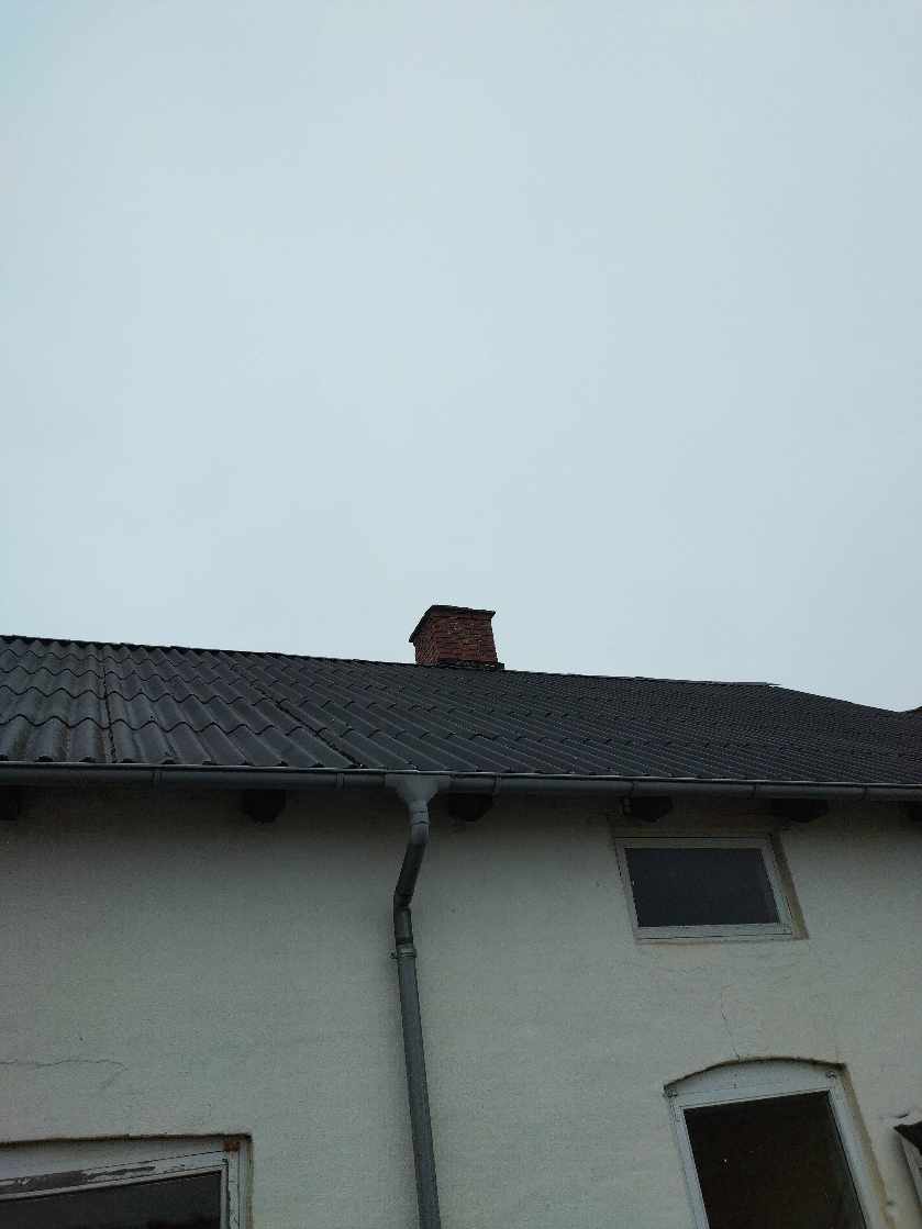 Fjerne muret skorsten og lukke taget efterfølgende