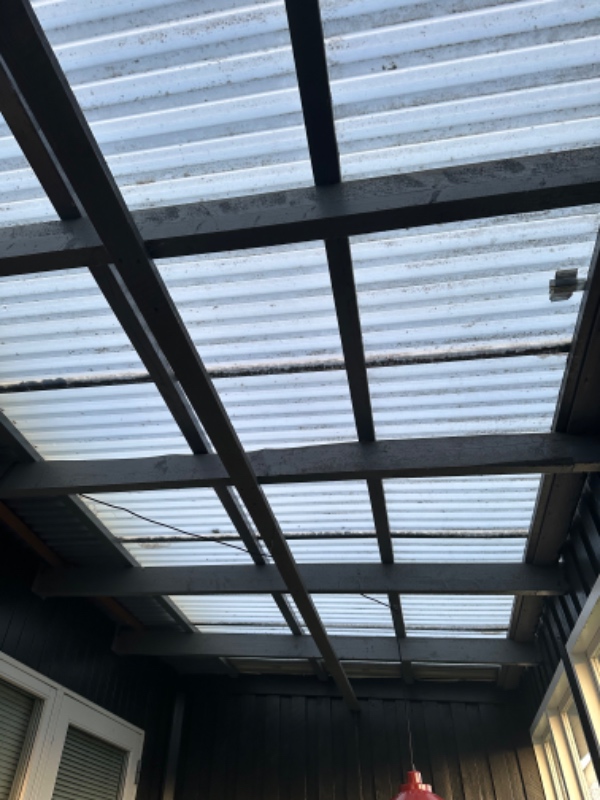 Nyt plastictag på udestue i kolonihave. Ca. 12 m2.