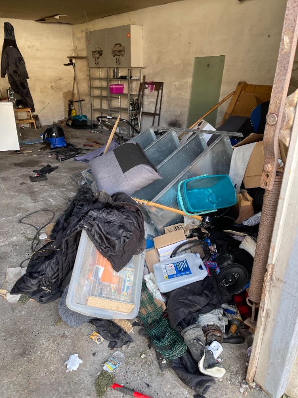 Oprydning og bortkørsel skrammel efter lejer