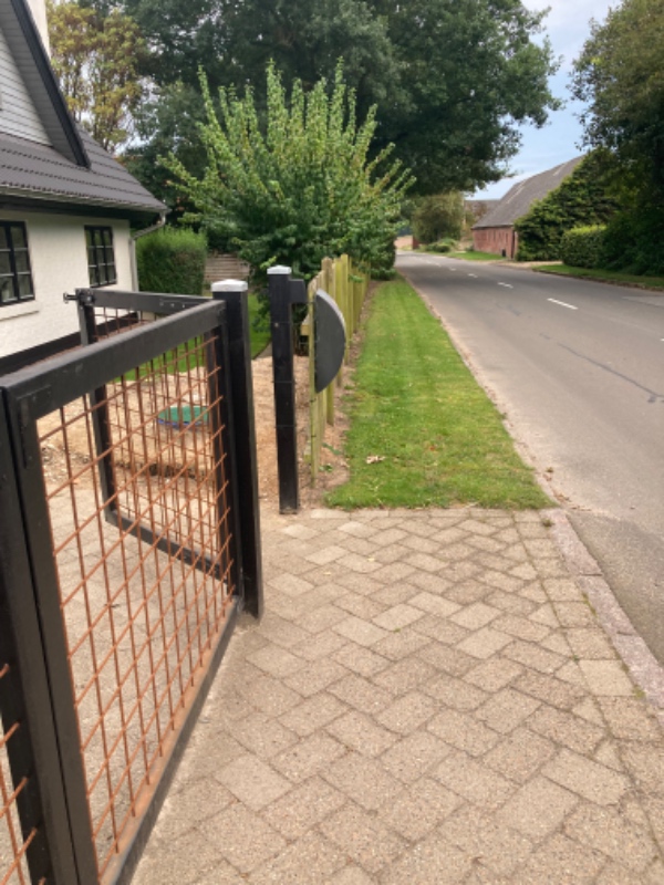 Lave hegn og grave indkørsels af