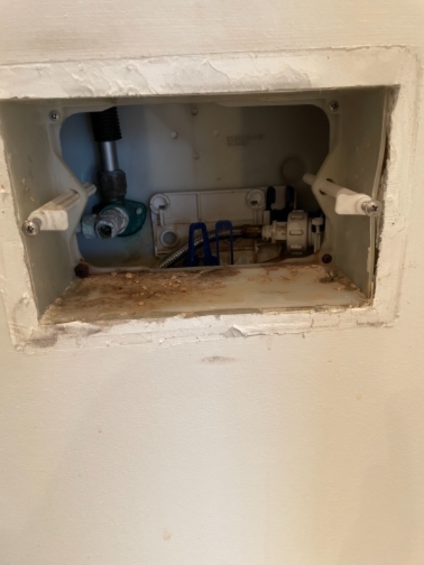 Montere toilet og tilslut med cisterne