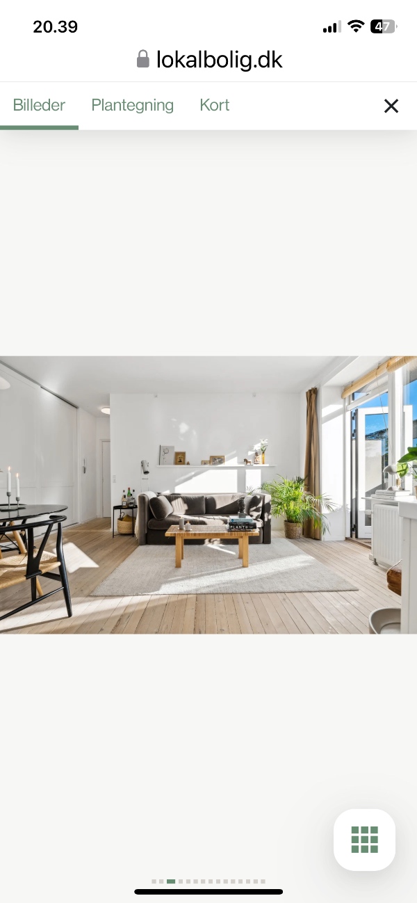 Maling og let slibning af gulv.