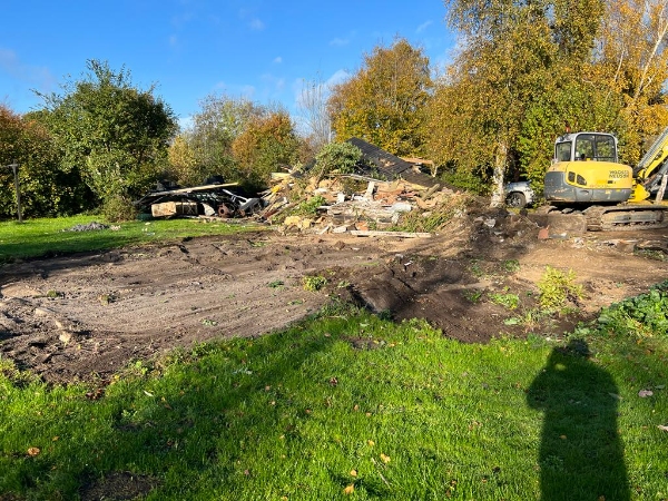 Blandet byggeaffald (nedrevet sommerhus)