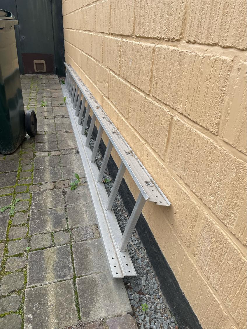 Maling af top afslutning på tag