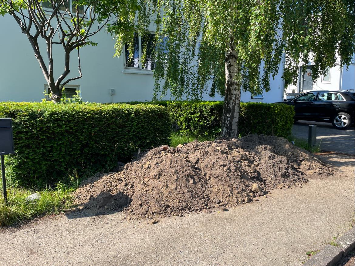 Bortkørsel af jord fra have