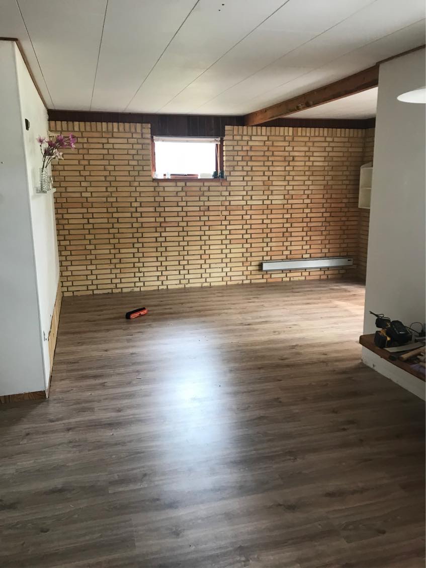 Maling af div udvendigt og Indvendigt træ og væg.