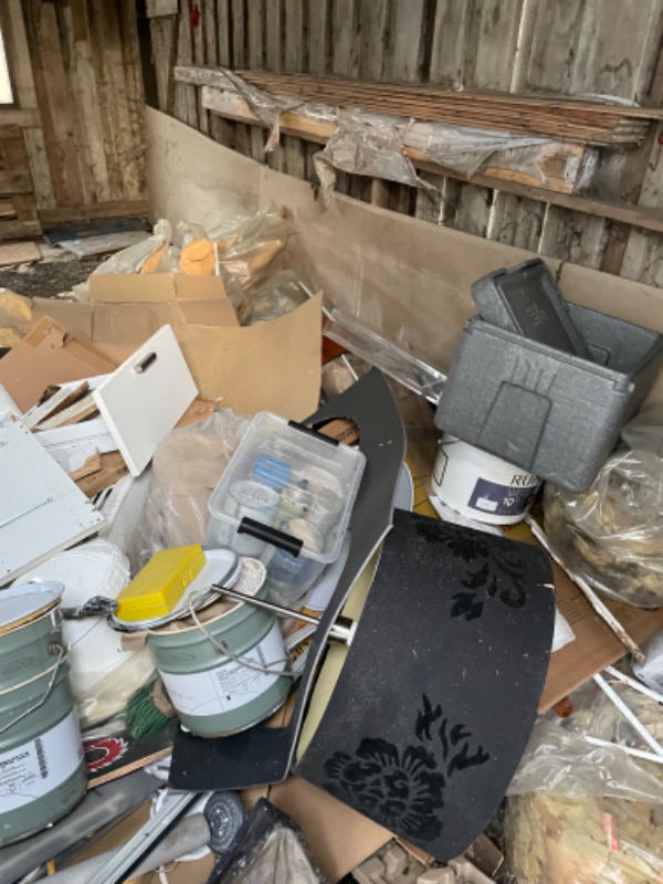 Tømt skur og fjernet det