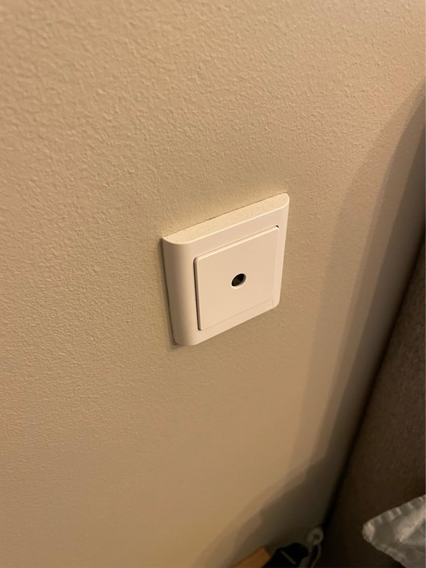 Montering af to væglamper